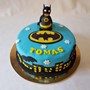 Batman torta sa logom i figuricom Batmana.